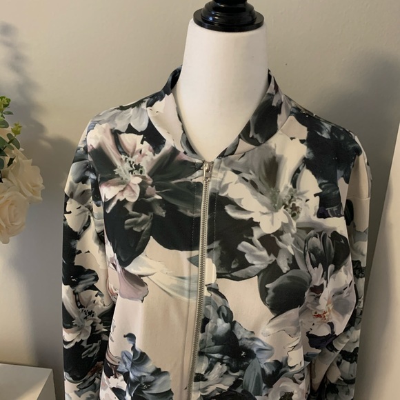 Flower jacket - Picture 8 of 11